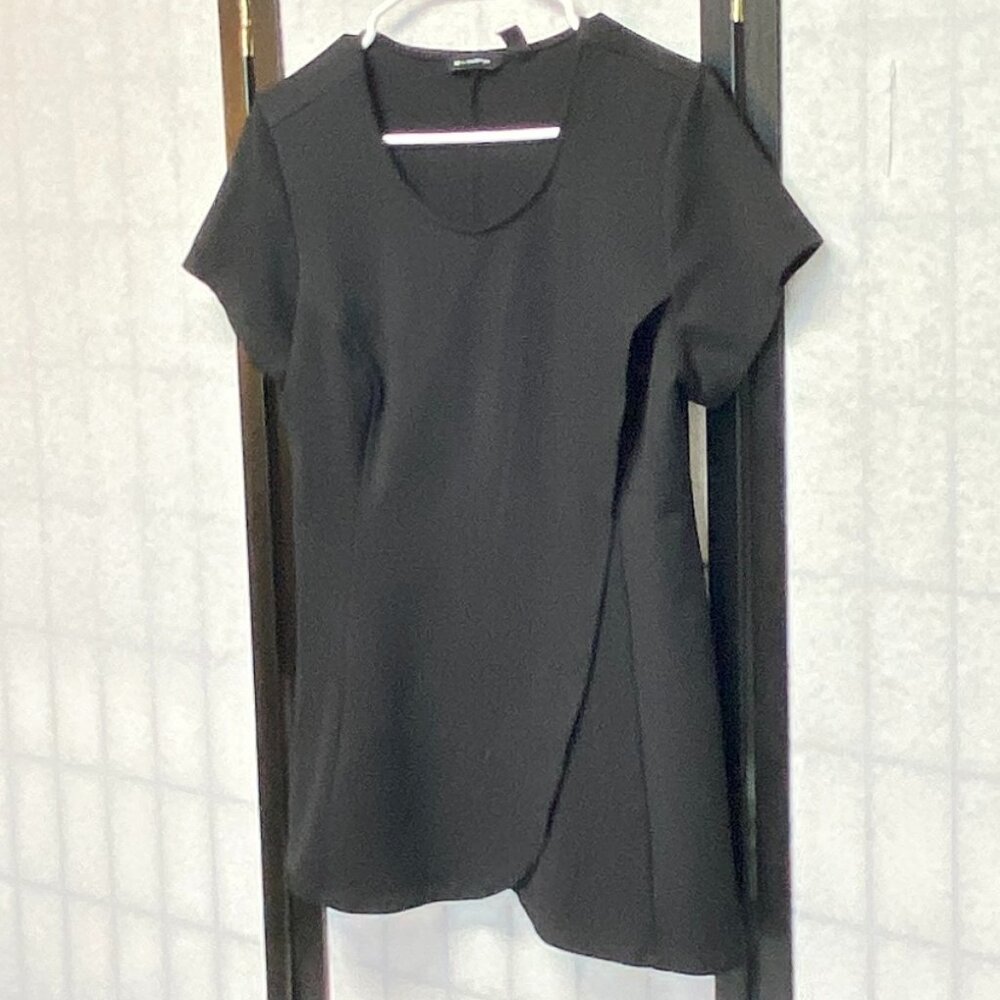 H by Halston Short Sleeve Princess Seam Faux Wrap Tulip Front Knit Top Black S